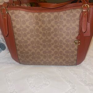 Coach tote bag. Brown leather . Size large